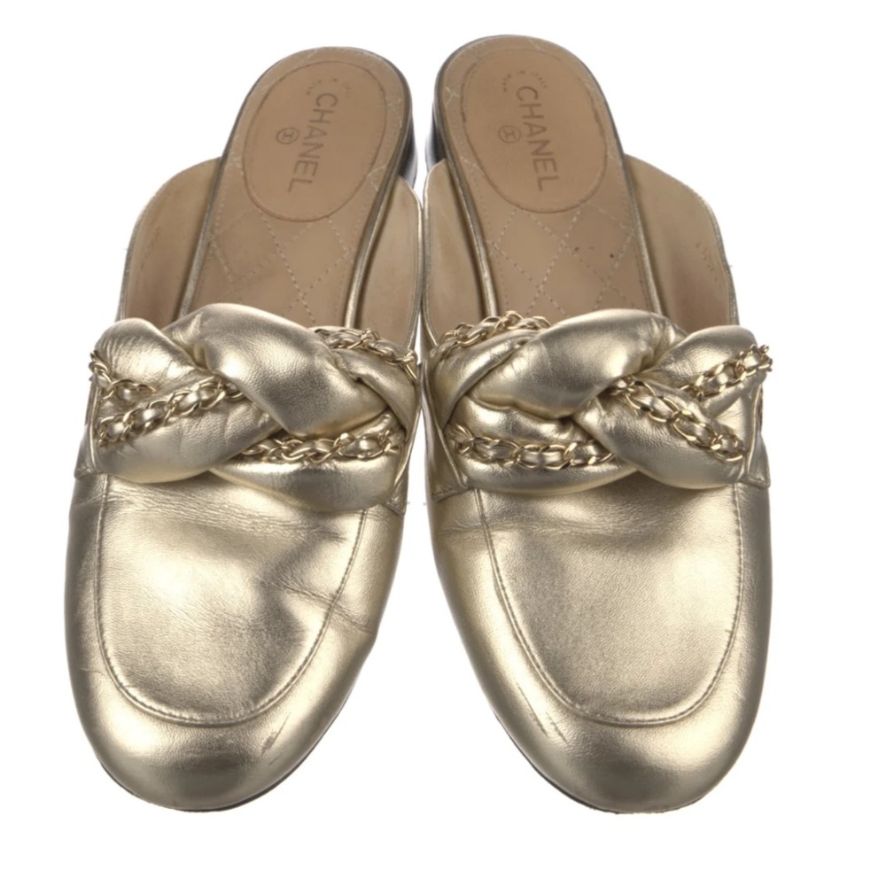 CHANEL gold metallic mule. Size 39.